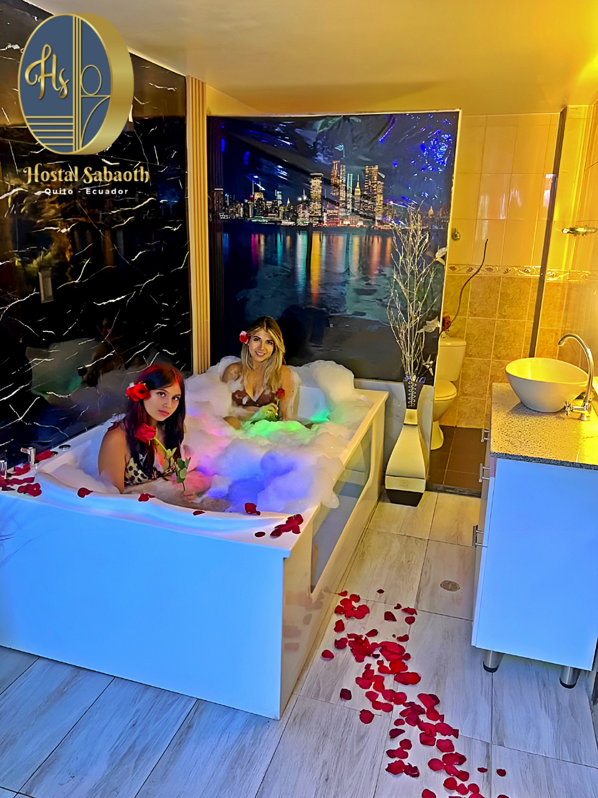 Habitaci&oacute;n con jacuzzi del Hostal Sabaoth